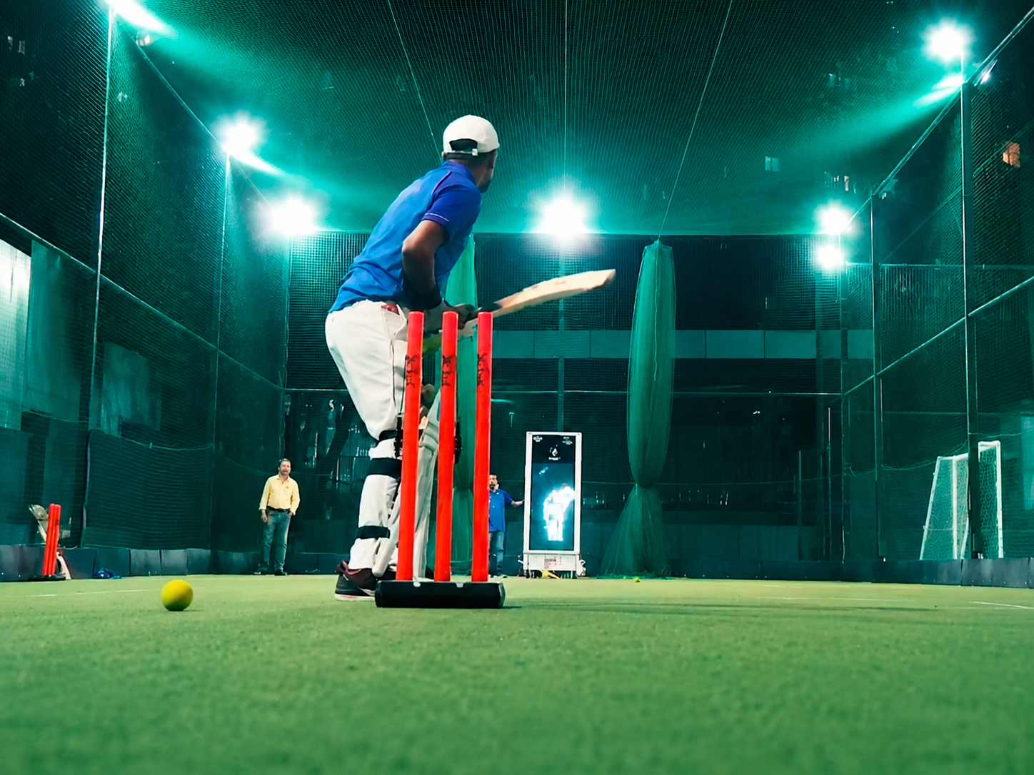 Batter training with VIBO in an indoor cricket facility
